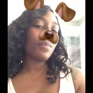 Meet your Posher, Akia